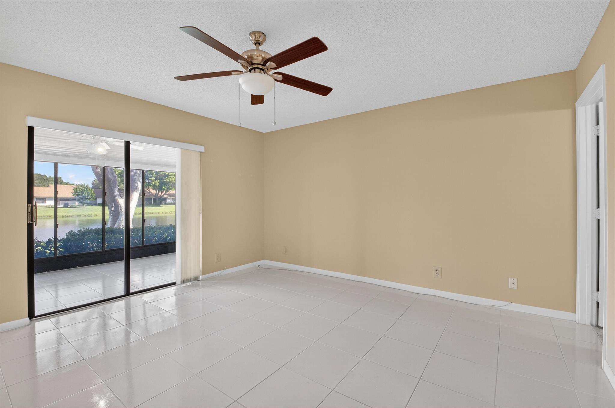 WHISPER WALK/SUMMERWINDS - Residential