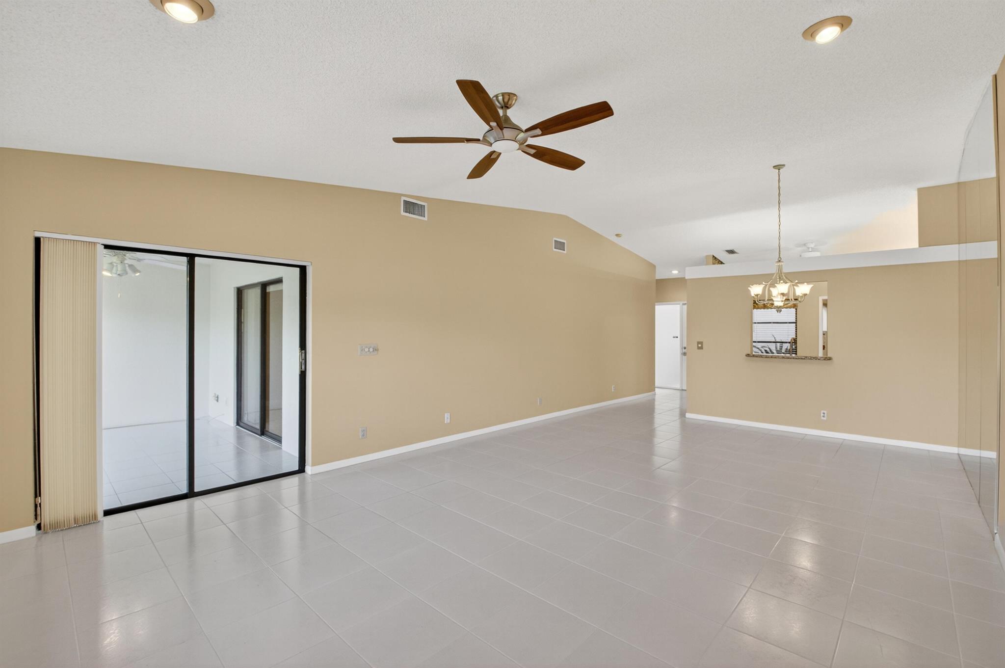 WHISPER WALK/SUMMERWINDS - Residential