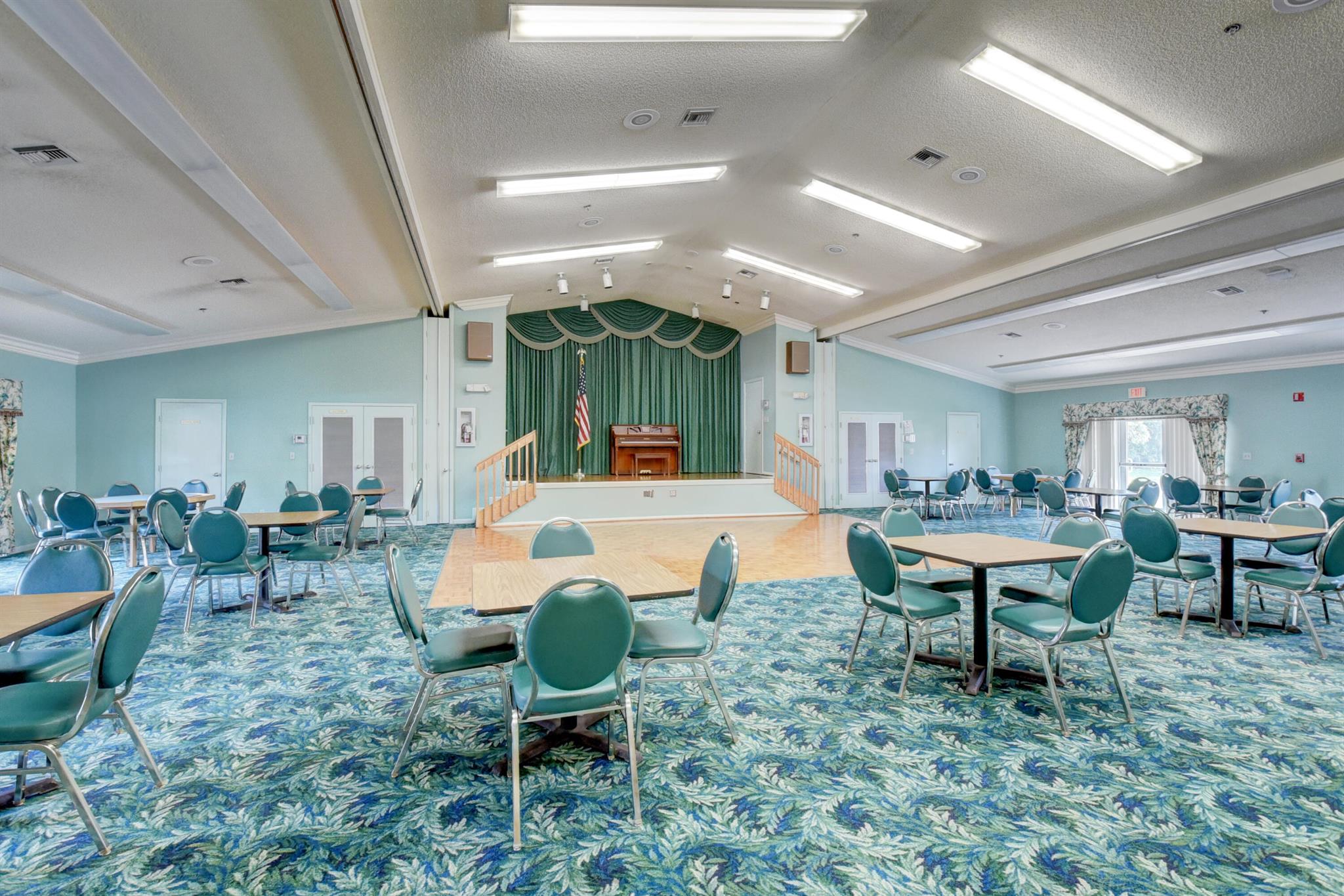 WHISPER WALK/SUMMERWINDS - Residential