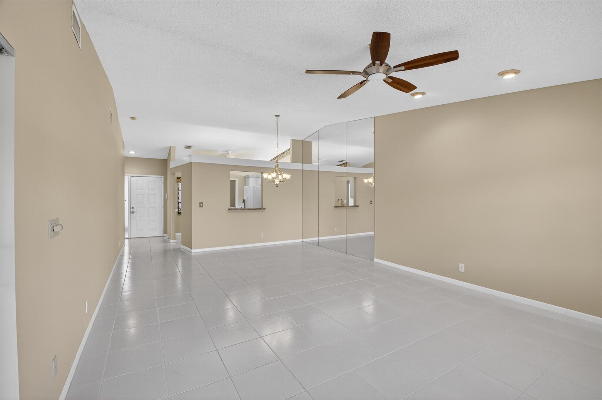 WHISPER WALK/SUMMERWINDS - Residential