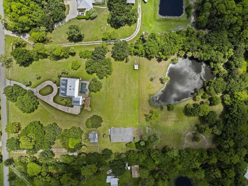 Photo of 5454 SW Quail Hollow Street, Palm City, FL 34990 (MLS # R11117097)