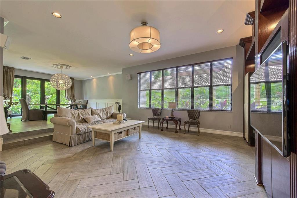 Maplewood 80-37 B - Residential