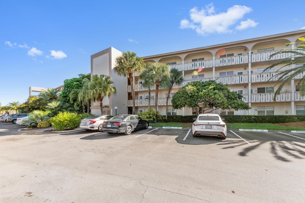 Photo of 3204 Portofino Point #H2, Coconut Creek, FL 33066 (MLS # R11159514)