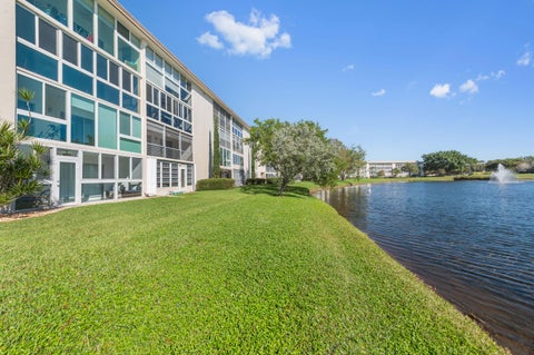 Tiny photo for 3204 Portofino Point #H2, Coconut Creek, FL 33066 (MLS # R11159514)