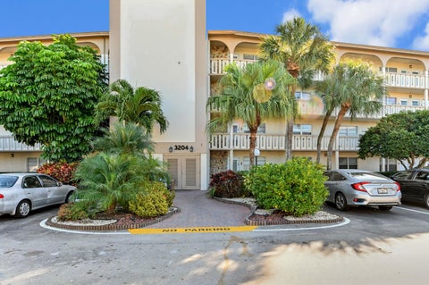 Tiny photo for 3204 Portofino Point #H2, Coconut Creek, FL 33066 (MLS # R11159514)