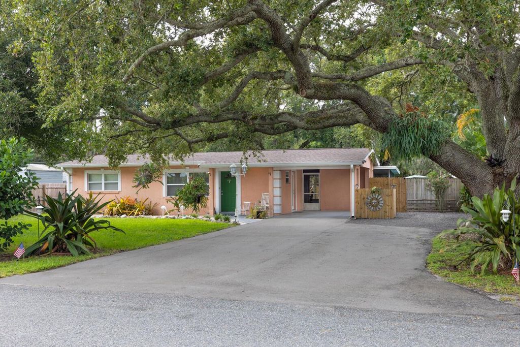 Photo of 351 Melton Drive, Fort Pierce, FL 34982 (MLS # R11014802)