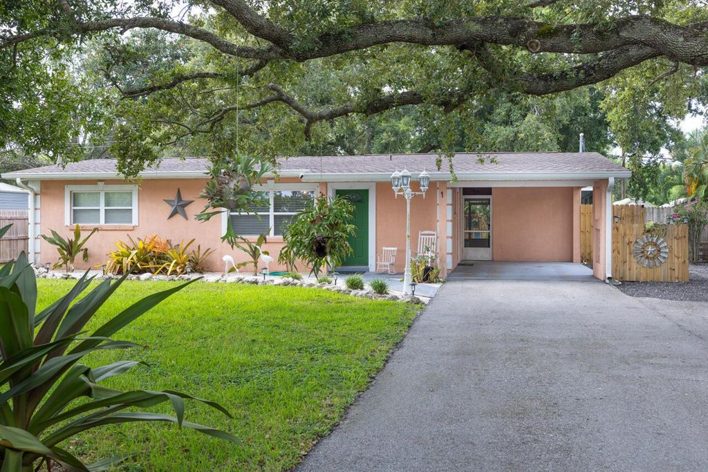 Photo of 351 Melton Drive, Fort Pierce, FL 34982 (MLS # R11014802)