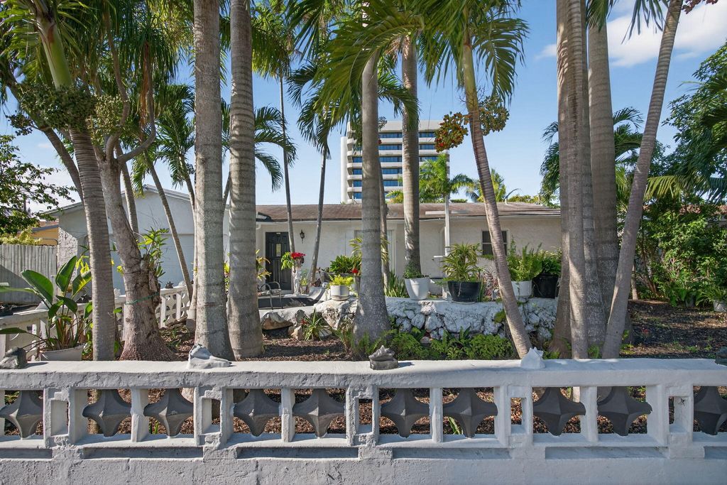 Photo of 225 S Sequoia Drive, West Palm Beach, FL 33409 (MLS # R11148662)