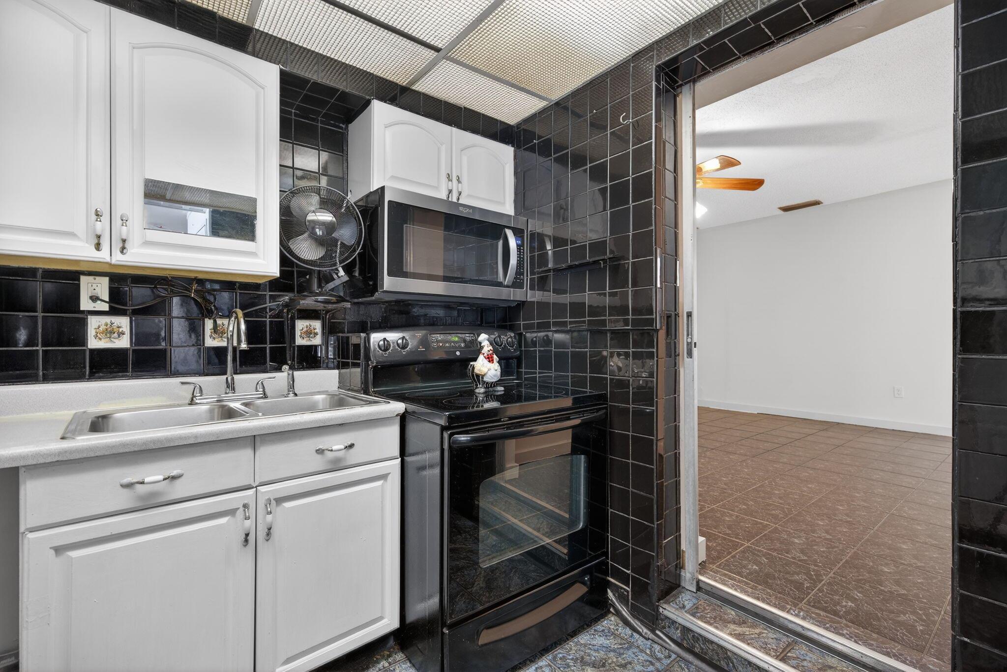 PALM BEACH LAKES SOUTH 2 - Residential