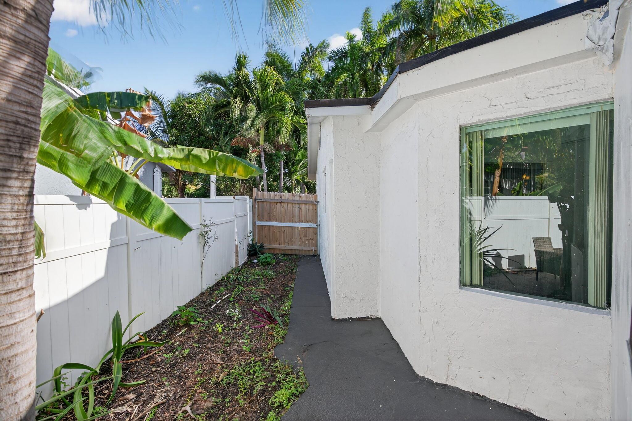 PALM BEACH LAKES SOUTH 2 - Residential