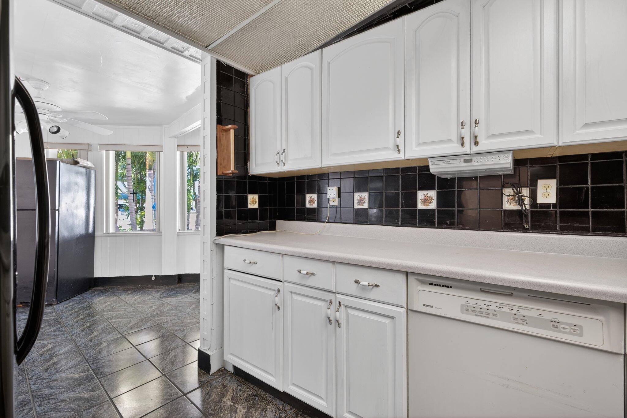 PALM BEACH LAKES SOUTH 2 - Residential