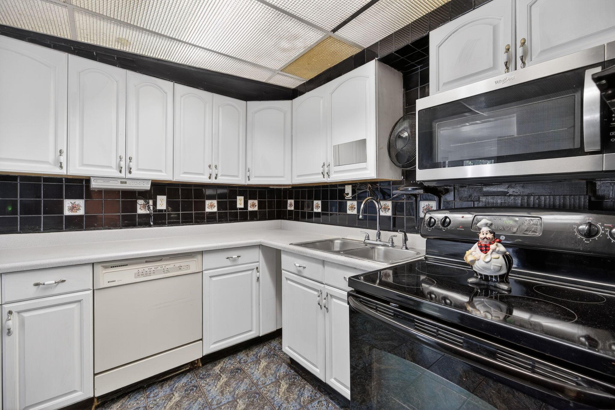 PALM BEACH LAKES SOUTH 2 - Residential