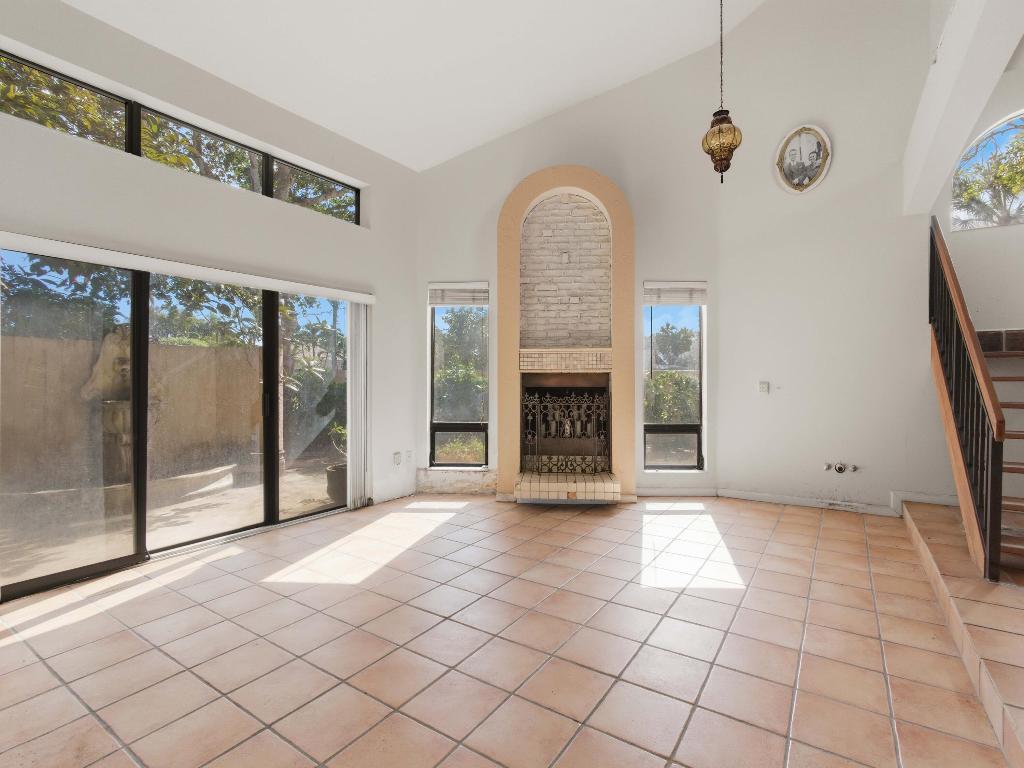 MERIDIANA AT BOCA POINTE I - Residential