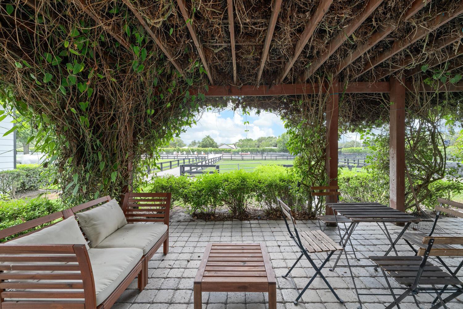 SADDLE TRAIL PARK OF WELL - Residential Lease