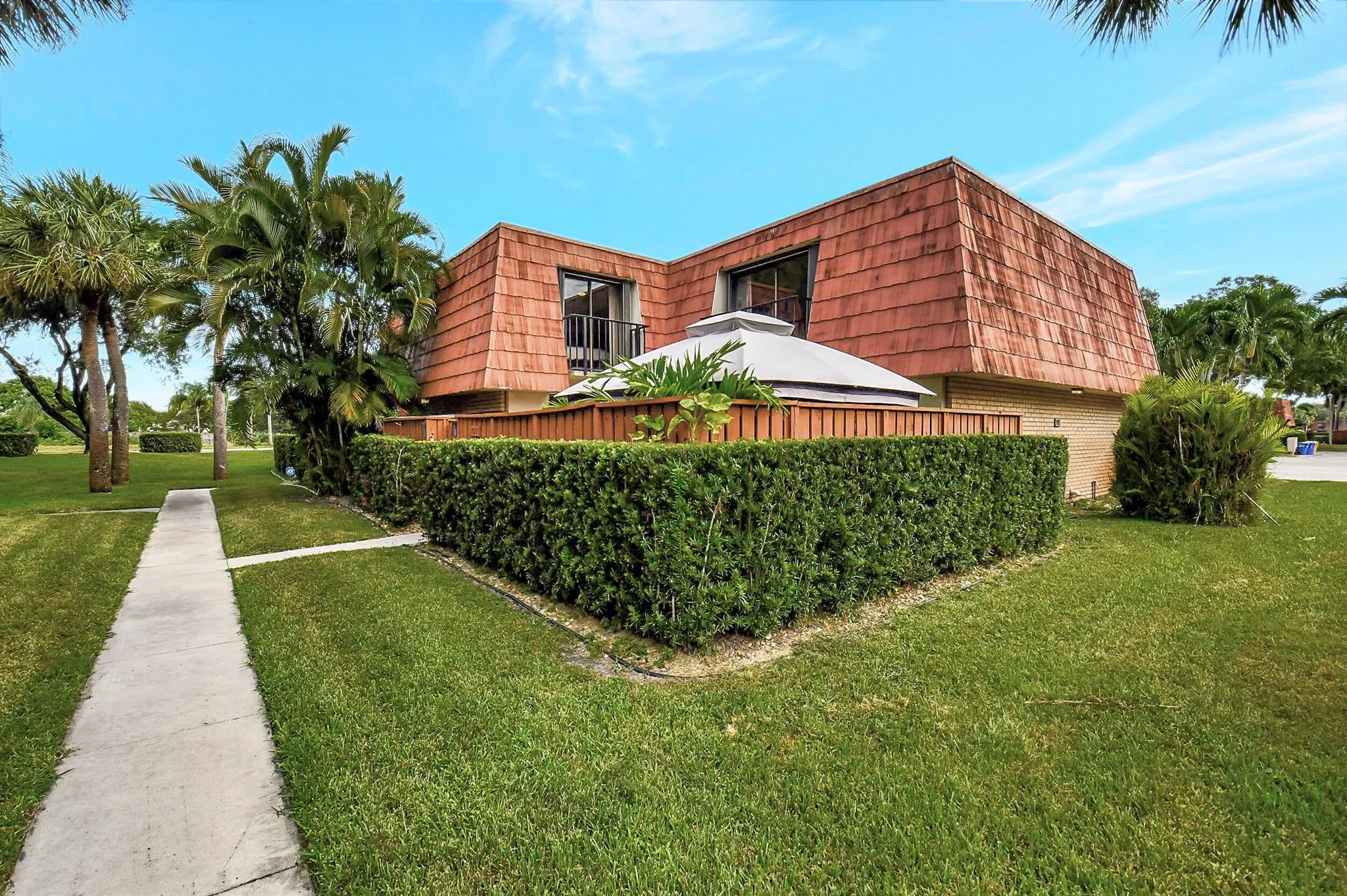 720 Buttonwood Ln 720