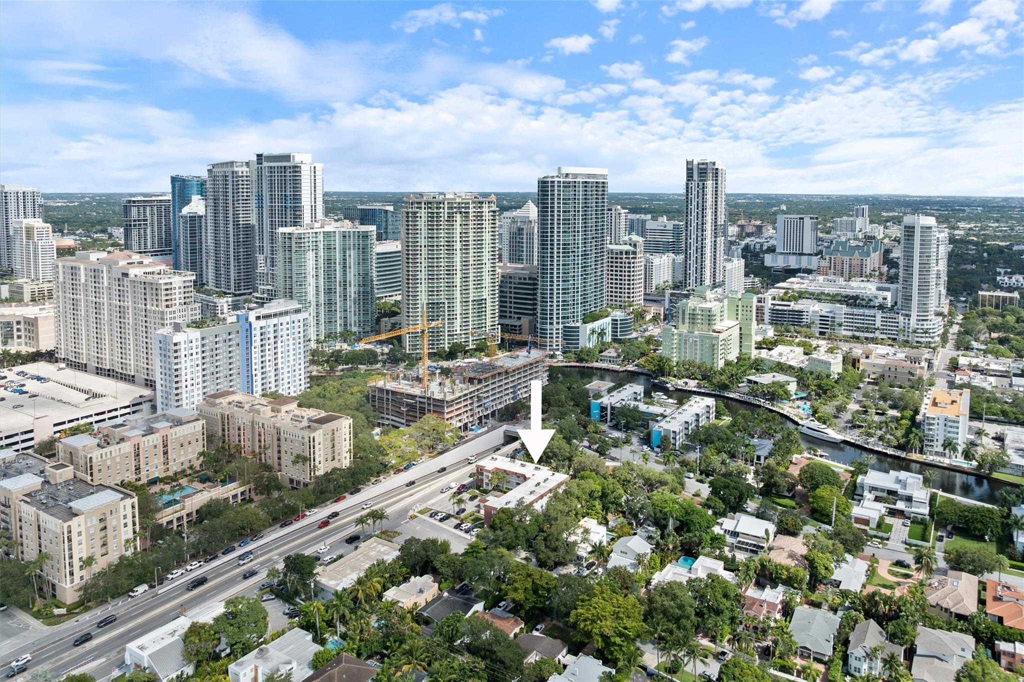 If you love living in the center of it all - this 1-bedroom / 1-bathroom condo is for you. Located in Rio Vista neighborhood & right next to downtown Fort Lauderdale! Updated kitchen with new stainless steel appliances & butcher block countertops. Other features include tile flooring & accordion shutters, A/C installed in 2023. Boutique complex that offers on-site laundry and a refreshing pool for those sunny Florida days. Just minutes away from the vibrant Las Olas Boulevard with easy access to shopping, dining, and entertainment. This investor-friendly building presents a fantastic opportunity for both homeowners and investors alike. Schedule your showing today!