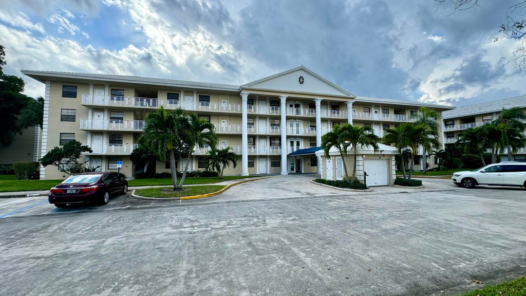 Photo of 3511 Village Boulevard #401, West Palm Beach, FL 33409 (MLS # R10951049)
