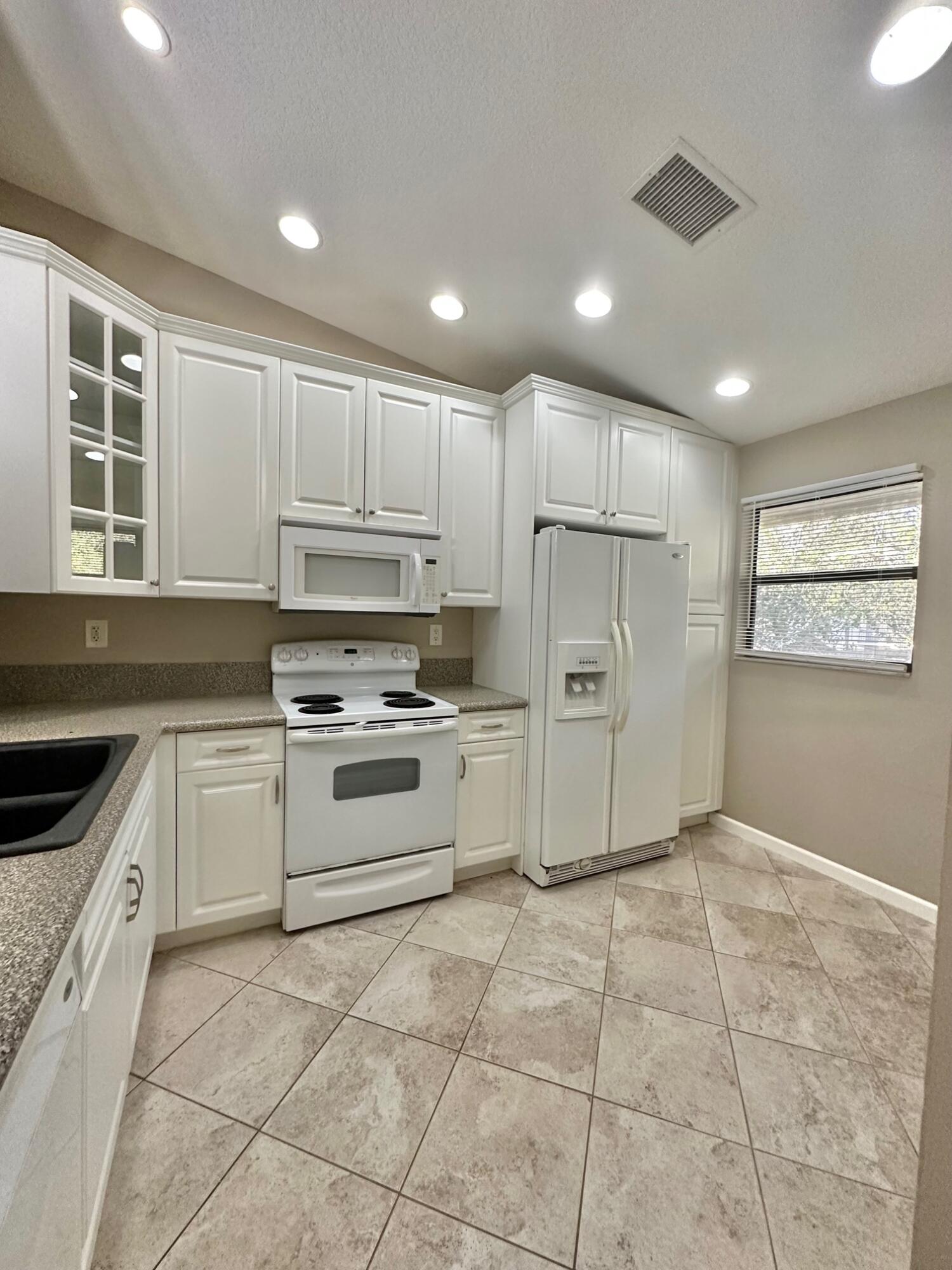 PARK AT WINDWOOD CONDO - Residential Lease