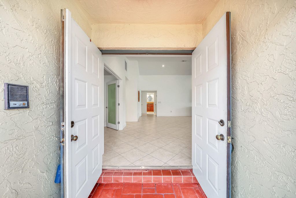 Photo of 10255 Sunset Bend Drive, Boca Raton, FL 33428 (MLS # R11117117)