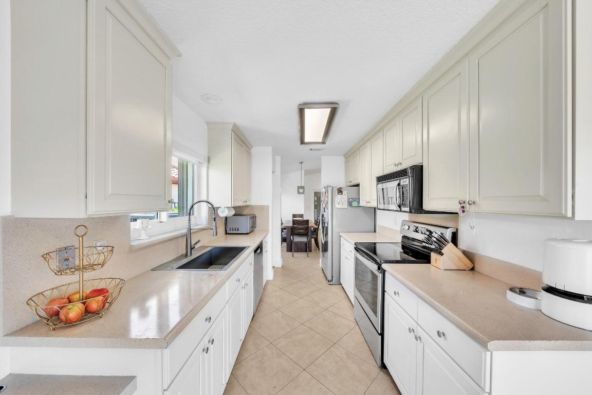 10255 Sunset Bend Drive