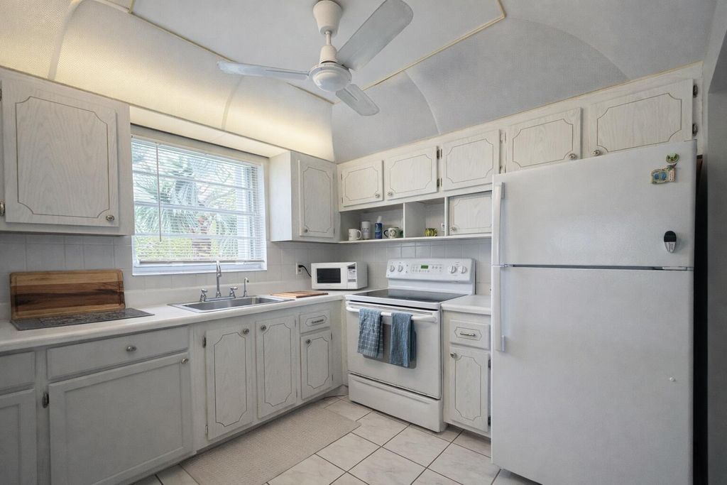 Photo of 315 Tilford O #315, Deerfield Beach, FL 33442 (MLS # B26014970)