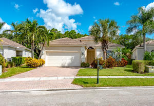 This 2 bedrooms, 2 bathrooms with a den, single family home features an eat-in gourmet kitchen with many upgrades including granite counter tops and Stainless steel Appliances, High Vaulted ceilings and charming Arch ways. Amenities include Addison Green pool. If tenant wishs they may purchase Aberdeen membershipIn the master bedroom we have a working jacuzzi and also exercise facilities also many of them around nearby for a very reasonable price to use it, and the swimming pool is next to the entrance. tenants have to pay for power, water. Rent include: security system monitored and cable for internet use and outside maintenance.Tenant has to be eligible 55+ requirement and only a small pet allowed .Jacuzzi in the master bedroom and a large swimming pool next to the entrance.Very large pa