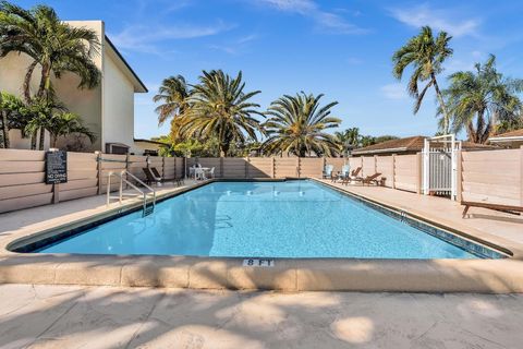 Tiny photo for 9050 Jacaranda Lane #3, Plantation, FL 33324 (MLS # F10546167)