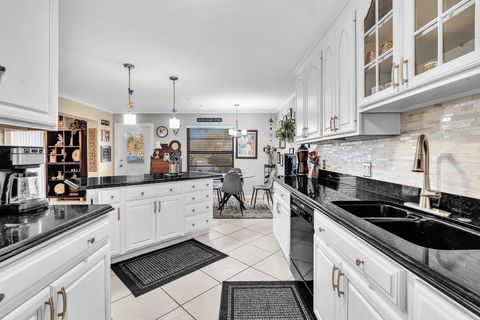 Tiny photo for 9050 Jacaranda Lane #3, Plantation, FL 33324 (MLS # F10546167)