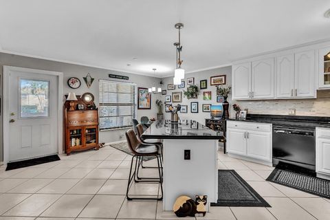 Tiny photo for 9050 Jacaranda Lane #3, Plantation, FL 33324 (MLS # F10546167)
