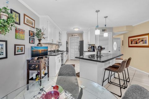 Tiny photo for 9050 Jacaranda Lane #3, Plantation, FL 33324 (MLS # F10546167)