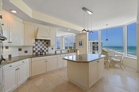 Condominium in Jensen Beach FL 10072 Ocean Drive Dr 21.jpg
