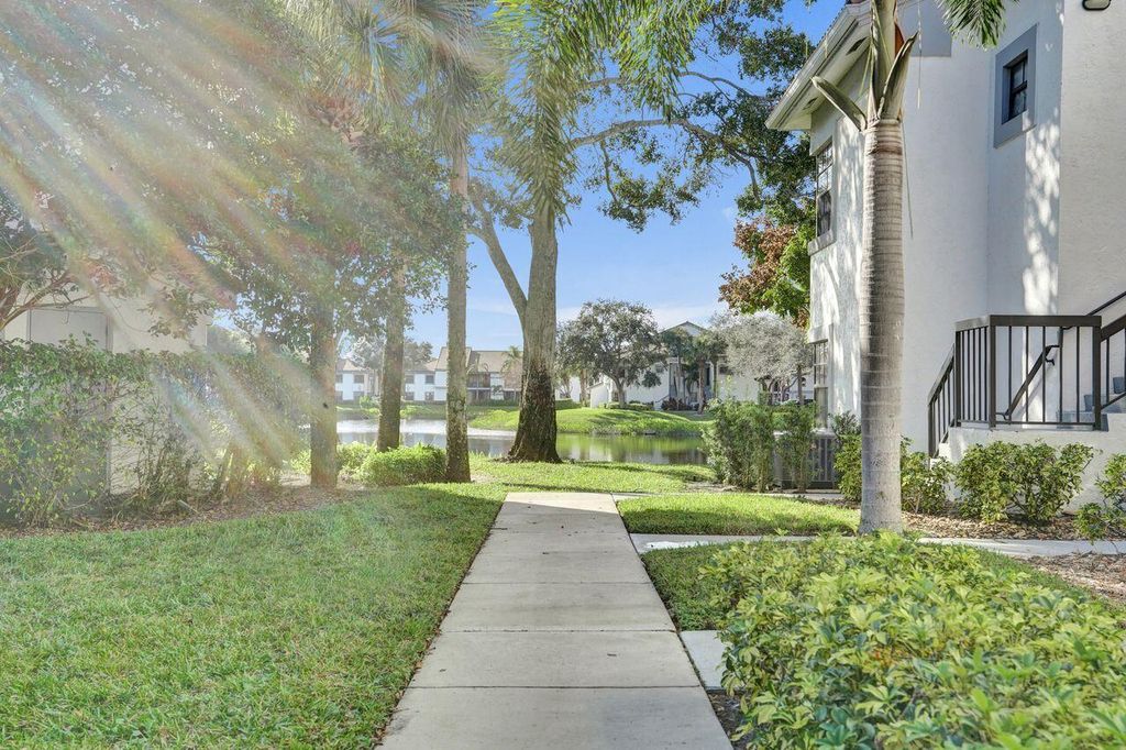 Photo of 5415 Verona Drive #I, Boynton Beach, FL 33437 (MLS # R11143812)