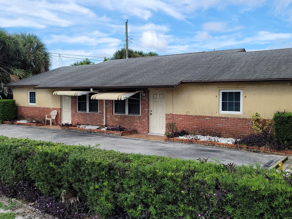 Photo of 2016 S Palm Circle, North Palm Beach, FL 33408 (MLS # R11124273)