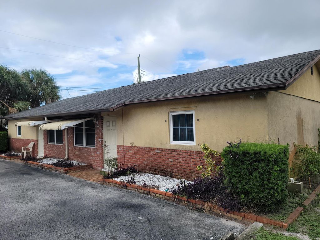 Photo of 2016 S Palm Circle, North Palm Beach, FL 33408 (MLS # R11124273)