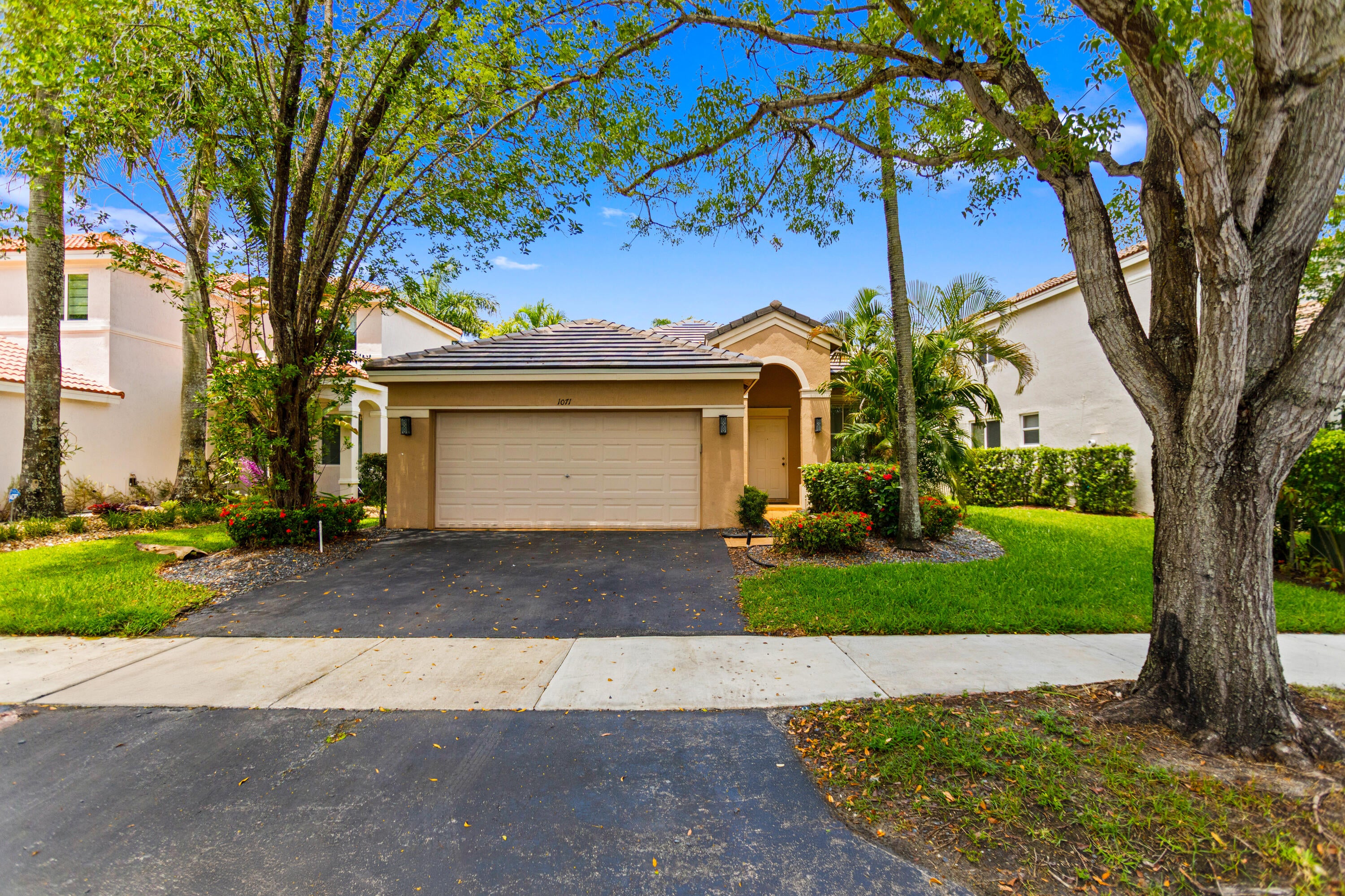 1071 Bluewood Terrace, Weston FL 33327