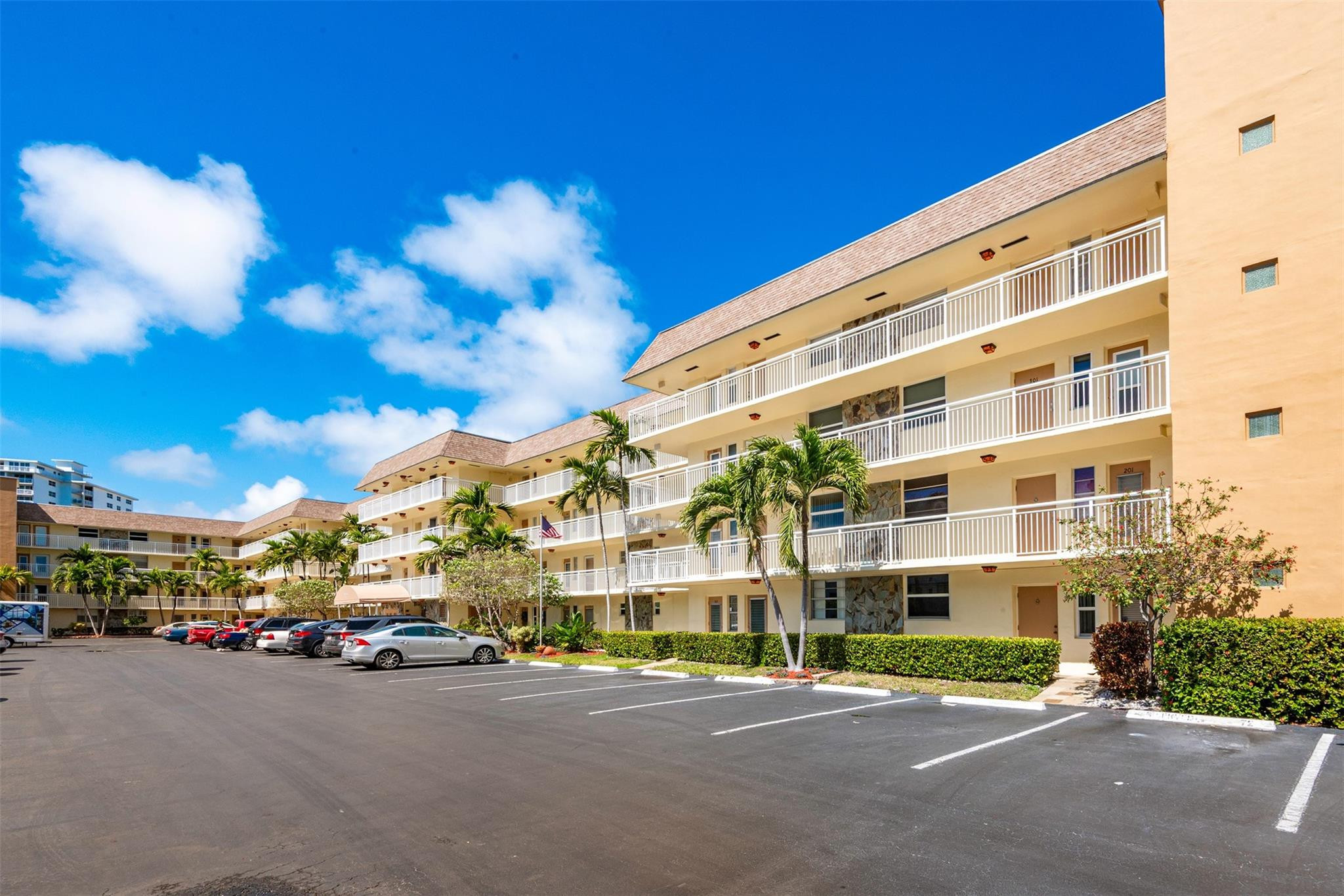 1891 S Ocean Drive 207