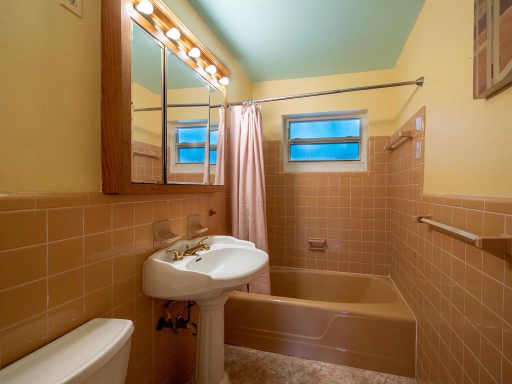 CRESCENT HEIGHTS - Residential