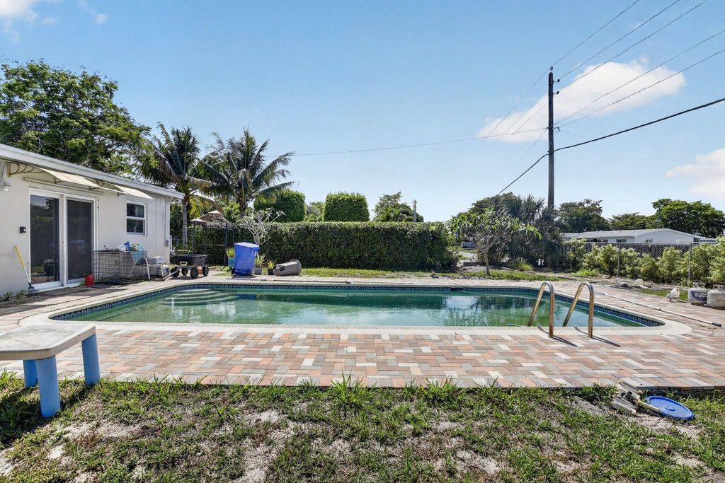 Photo of 7571 NW 1st Court, Pembroke Pines, FL 33024 (MLS # B26024905)