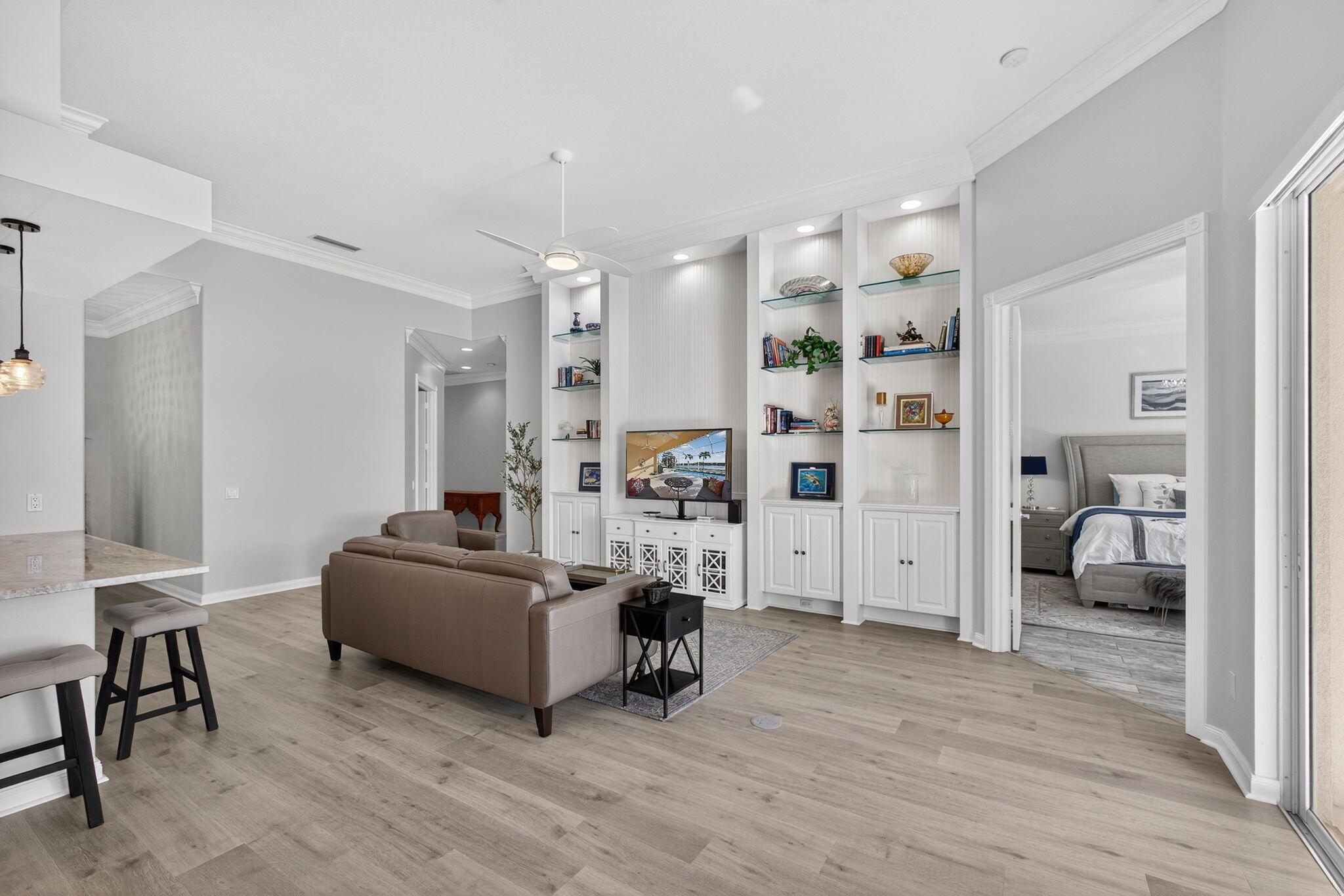 CARLETON OAKS - Residential