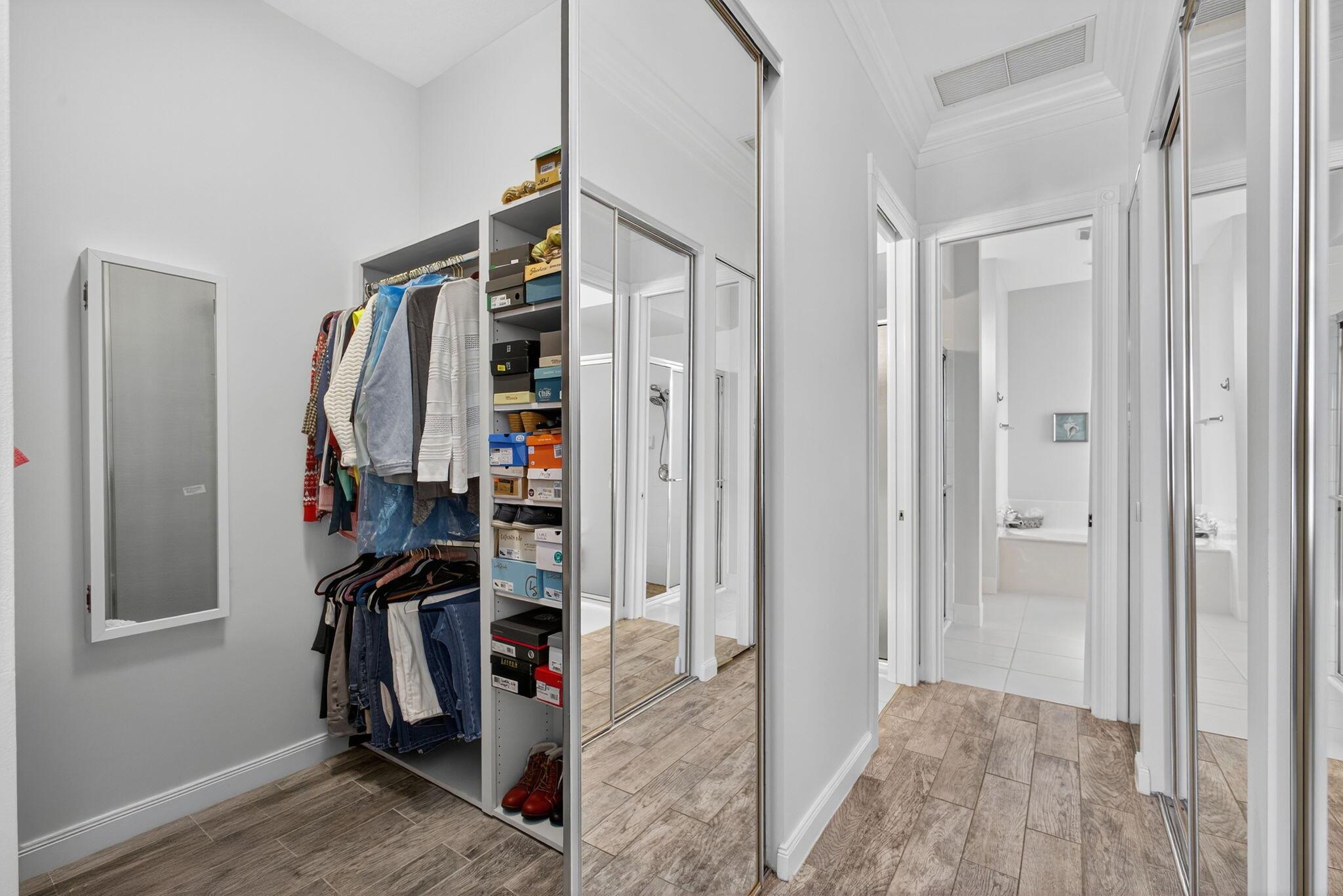 CARLETON OAKS - Residential