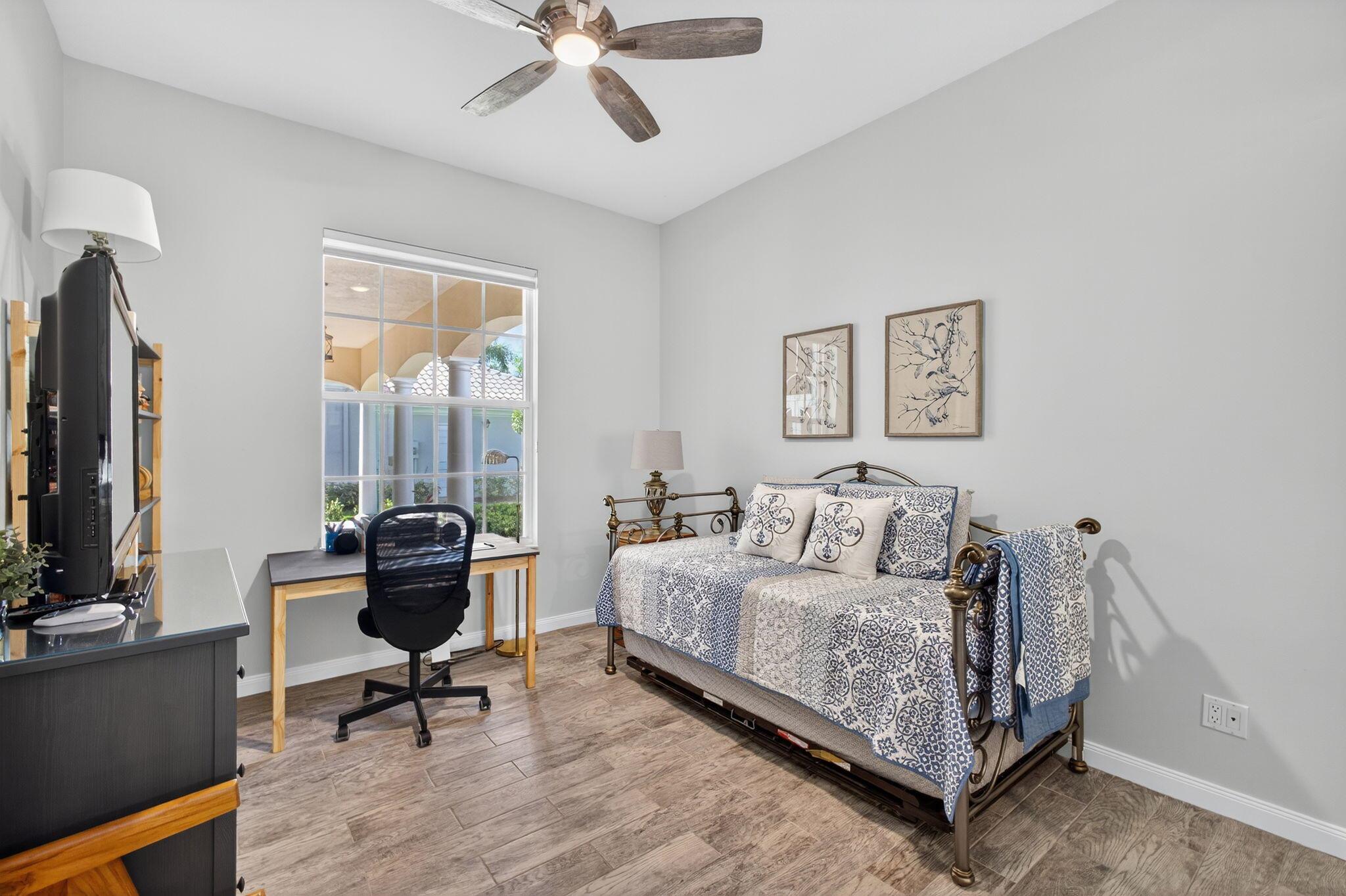 CARLETON OAKS - Residential