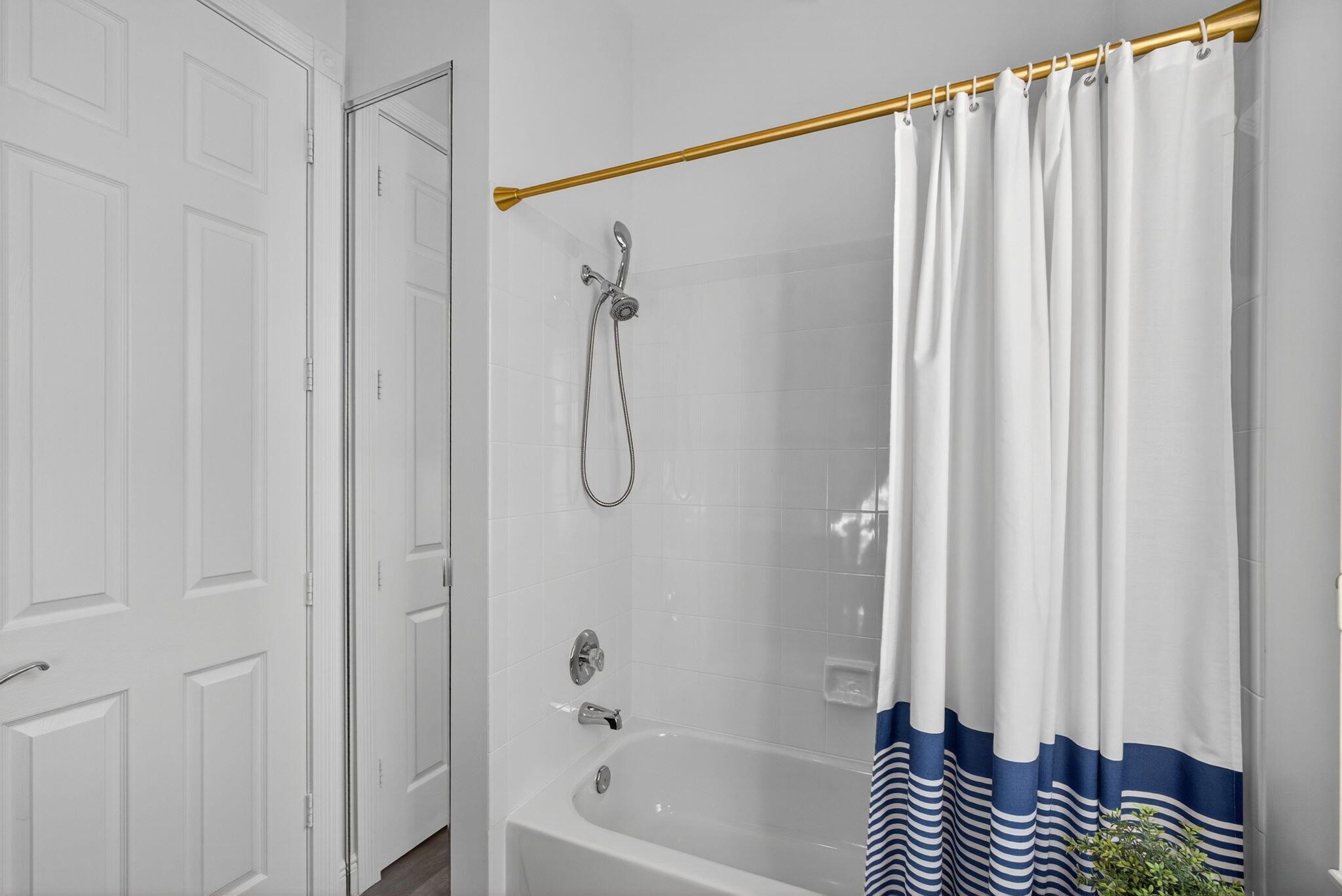 CARLETON OAKS - Residential