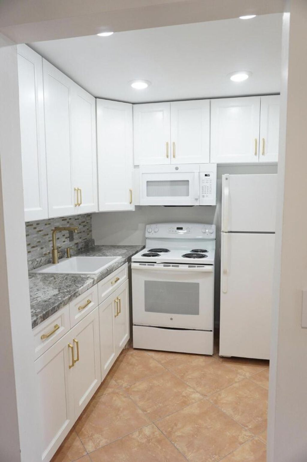 Photo of 137 Canterbury F, West Palm Beach, FL 33417 (MLS # R11117162)