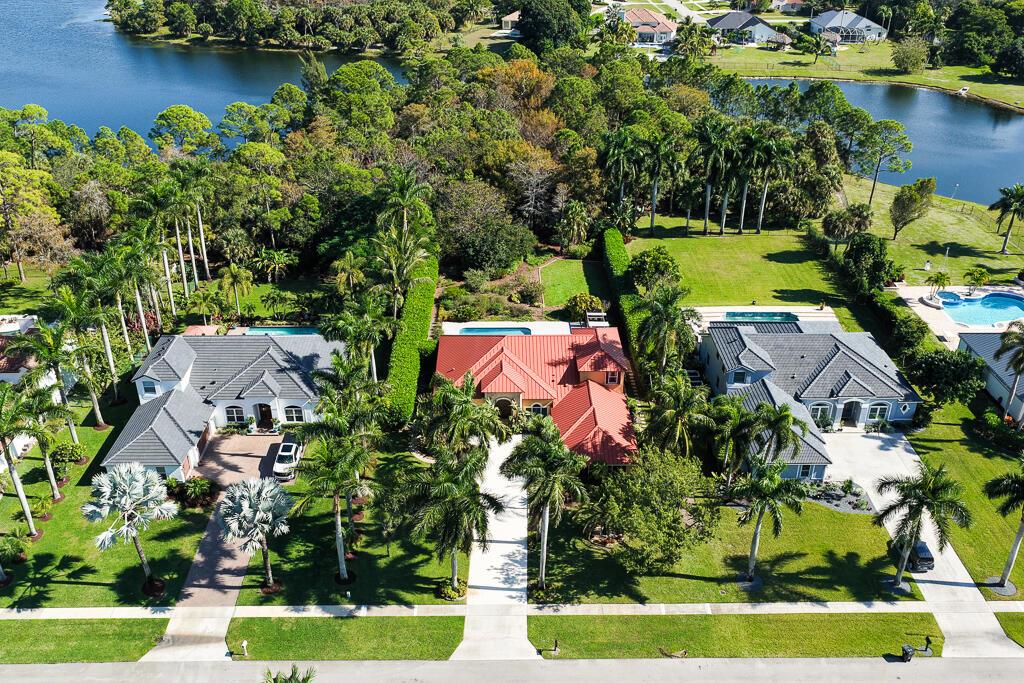 LEGEND LAKE ESTATES - Residential