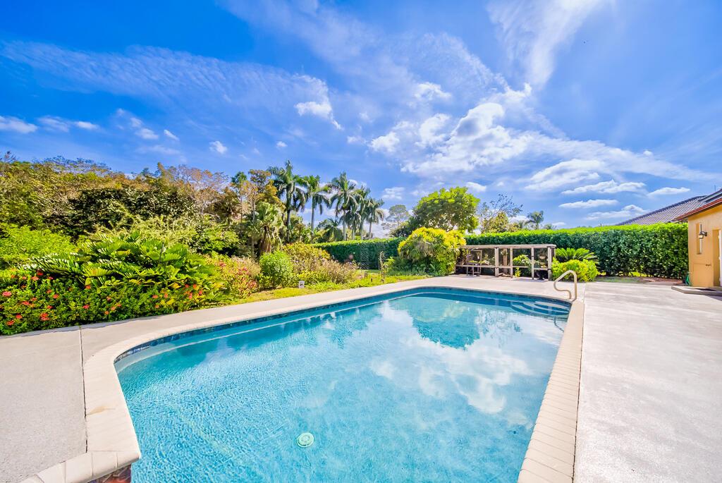 LEGEND LAKE ESTATES - Residential