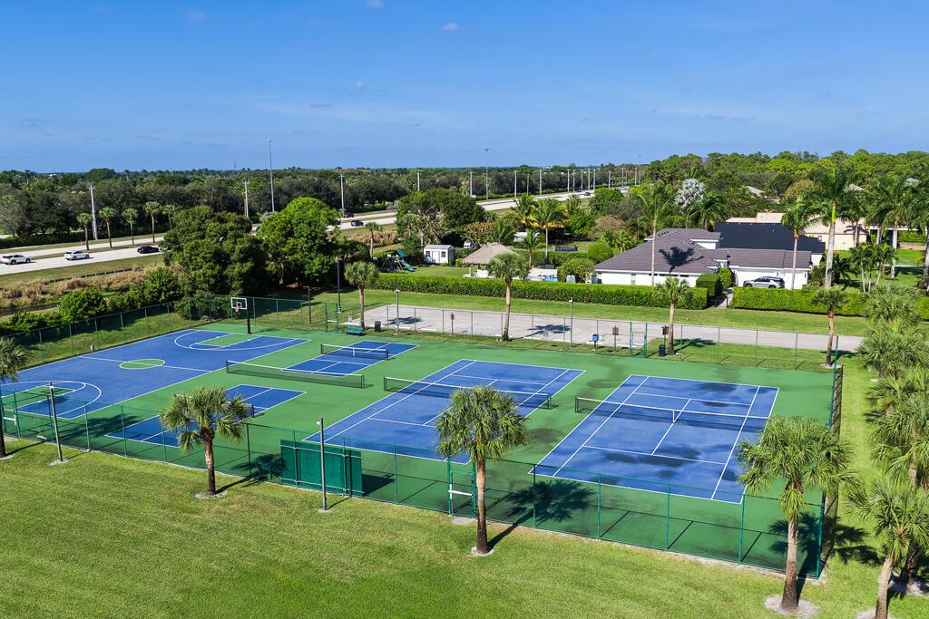 LEGEND LAKE ESTATES - Residential