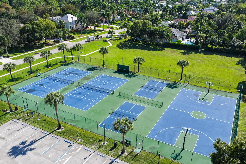 LEGEND LAKE ESTATES - Residential