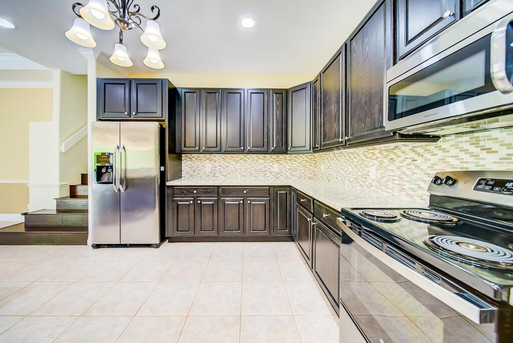 LEGEND LAKE ESTATES - Residential