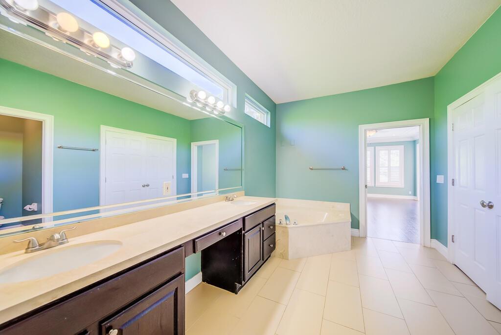 LEGEND LAKE ESTATES - Residential