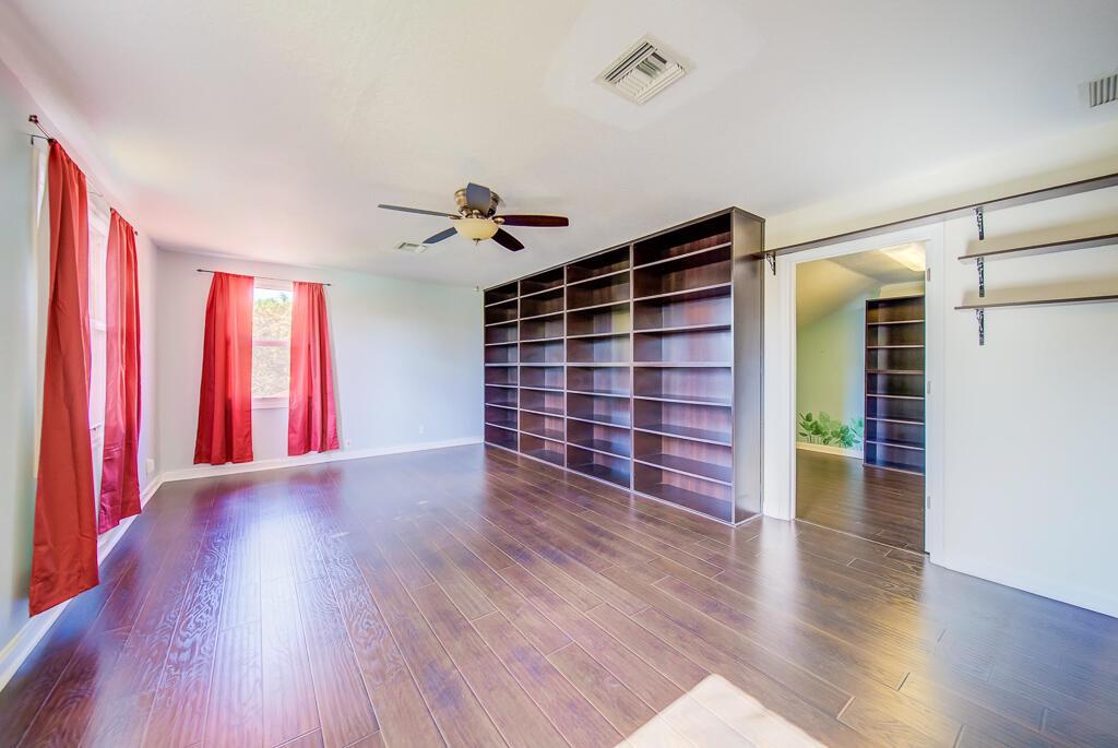 LEGEND LAKE ESTATES - Residential